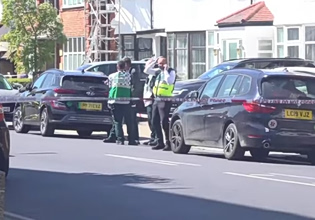 Λονδίνο: Δύο τραυματίες από επίθεση με μαχαίρι έξω από εβραϊκή συναγωγή – Συνελήφθη ύποπτος