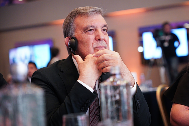 Αμπντουλάχ Γκιουλ: Να αποσύρουμε από κοινού 12 μίλια και casus belli