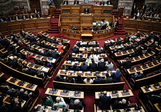 Η προοπτική σύστασης εξεταστικής επιτροπής για τις υποκλοπές τσουρουφλίζει το Μαξίμου
