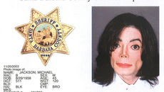 Μπορεί μια νέα βιογραφική ταινία να ξεπλύνει τον Μάικλ Τζάκσον;