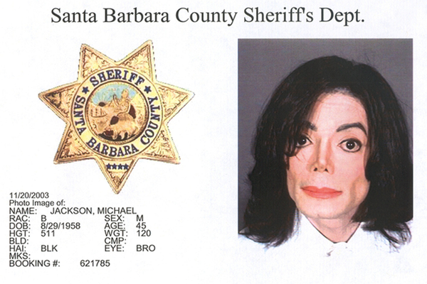 Μπορεί μια νέα βιογραφική ταινία να ξεπλύνει τον Μάικλ Τζάκσον;