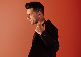 Θοδωρής Φέρρης: Sold out σε χρόνο ρεκόρ και έξτρα συναυλία στο Κατράκειο