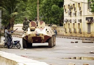 Μάλι: Συντονισμένη επίθεση ενόπλων στο Μπαμακό