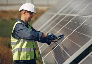 ΕΕ: Σχέδιο για χαμηλότερους φόρους στο ρεύμα από ΑΠΕ και πυρηνική ενέργεια