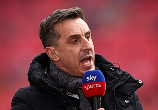 «Κράξιμο» από τον Νέβιλ: «Στην Τσέλσι δεν ξέρουν τι κάνουν»