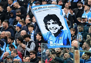 Θάνατος Μαραντόνα: Ξεκινά ξανά η δίκη, ένα χρόνο μετά