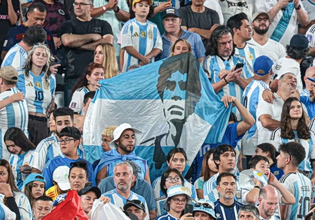 Θάνατος Μαραντόνα: Ξεκίνησε ξανά η Δίκη – «Ανεπαρκής και πρόχειρη» η νοσηλεία του σύμφωνα με τον Εισαγγελέα