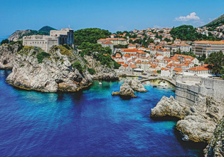 Ευρώπη: Αυτά είναι τα κορυφαία καλοκαιρινά σποτ που επιλέγουν οι τουρίστες – Η Ελλάδα δεν λείπει από την λίστα