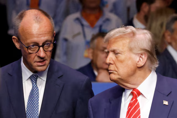 Ο Τραμπ αντεπιτίθεται στον Μερτς: «Δεν ξέρει τι λέει»