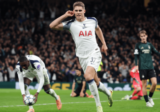 Ο Φαν ντε Φεν στο «στόχαστρο» της Γιουνάιτεντ