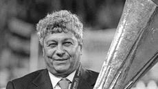 Σε λαϊκό προσκύνημα στο Εθνικό Στάδιο Βουκουρεστίου η σορός του Μιρτσέα Λουτσέσκου