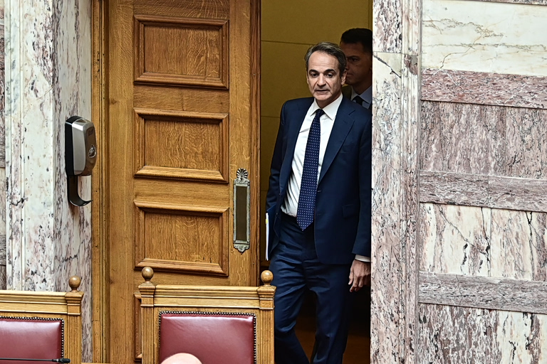 Σκάνδαλο ΟΠΕΚΕΠΕ: Η «καυτή πατάτα» για το Μαξίμου και η «βροχή» αιτημάτων για πρόωρες κάλπες