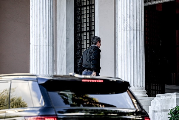 Πριν τη ψηφοφορία: Υπερπλεόνασμα… πανικού στο Μαξίμου – Οι καθοδικοί δείκτες και το «αντάρτικο» που πρέπει να αποφευχθεί