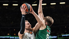 Το πανό-σπόντα των οπαδών της Ζαλγκίρις και η… ιδιαίτερη απάντηση της Ντουμπάι (pics)