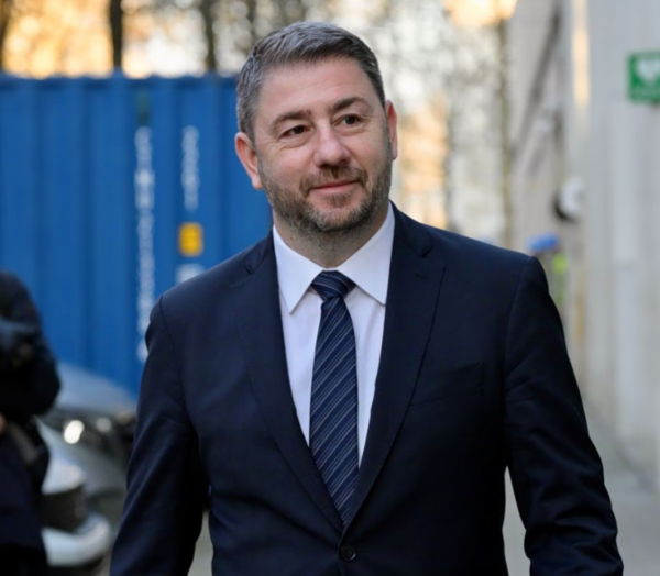 Έκτακτη εισφορά στα κέρδη και κατάργηση χρεώσεων – Παρεμβάσεις για τις τράπεζες προαναγγέλλει ο Ανδρουλάκης