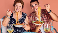 Nonnamaxxing: Οι γιαγιάδες της Ιταλίας γνωρίζουν το μυστικό της ευζωίας – Η Gen Z τις αποθεώνει