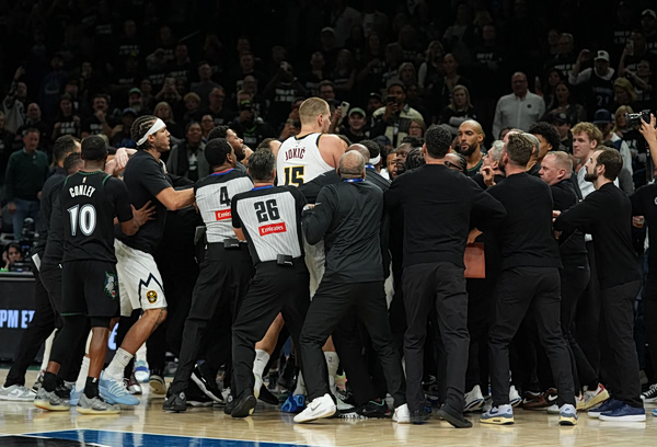 Σύρραξη με πρωταγωνιστή τον Γιόκιτς στο Τίμπεργουλβς – Νάγκετς (vid)