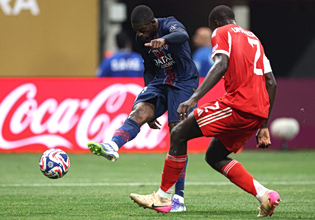 Από την Εβρέ στο Παρίσι: Δύο φίλοι, μια πόλη και μια βραδιά Champions League