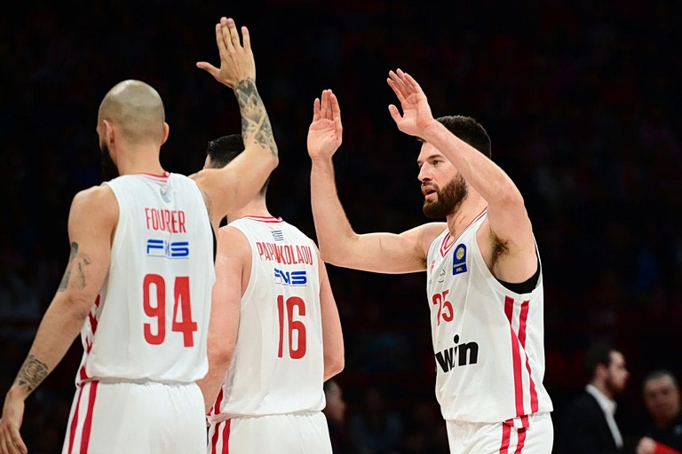 Ο Ολυμπιακός υποδέχεται τον Αρη στο ΣΕΦ - «Τελικός» παραμονής στη Γλυφάδα