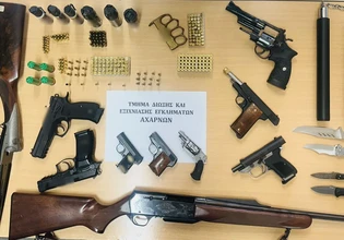 Αστυνομική επιχείρηση σε οικισμούς στις Αχαρνές – Βρέθηκε οπλοστάσιο σε οικία – Πέντε συλλήψεις