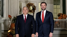 Τζέι Ντι Βανς: Έφτασε στη Βουδαπέστη και ξεκινά προεκλογικό αγώνα για τον Όρμπαν