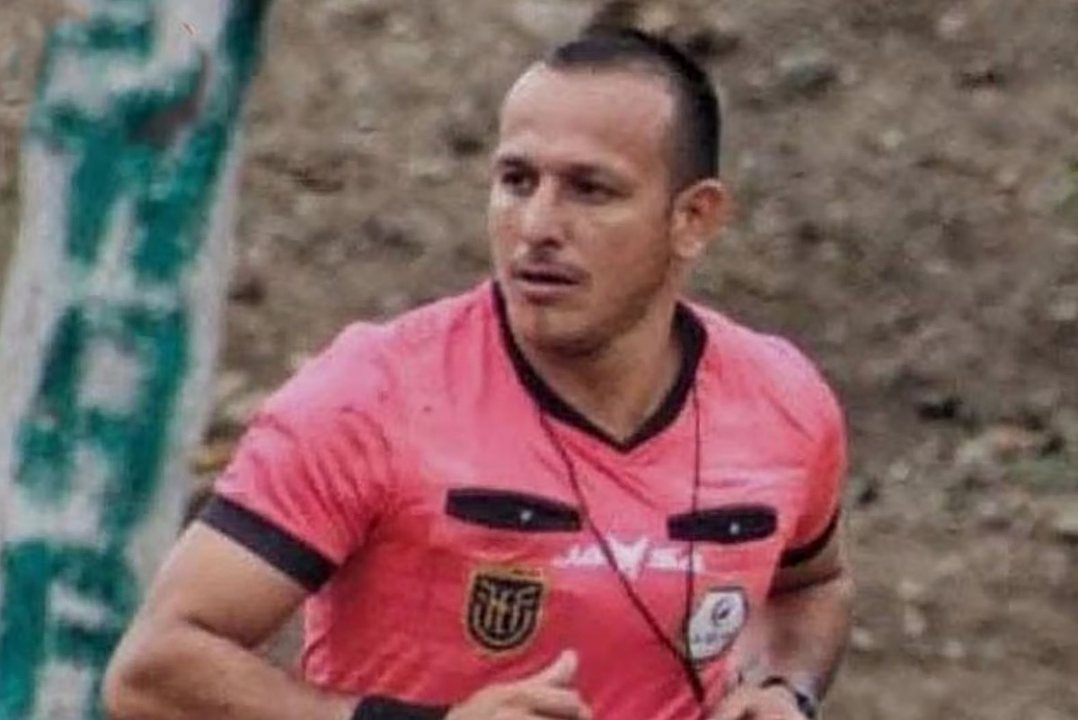 Εκουαδόρ: Διαιτητής δολοφονήθηκε την ώρα του αγώνα (pics)