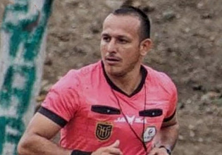 Εκουαδόρ: Διαιτητής δολοφονήθηκε την ώρα του αγώνα (pics)