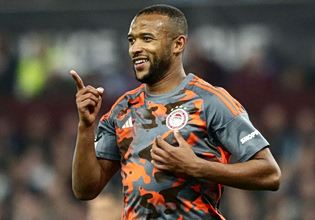 Η Άστον Βίλα νίκησε και την Μπολόνια και ο Ολυμπιακός παραμένει η μοναδική ομάδα που έφυγε με «διπλό» από το «Villa Park» (vids)