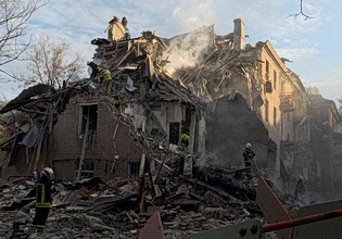 Νεκροί και τραυματίες στην Ουκρανία μετά τη νυχτερινή ρωσική επίθεση