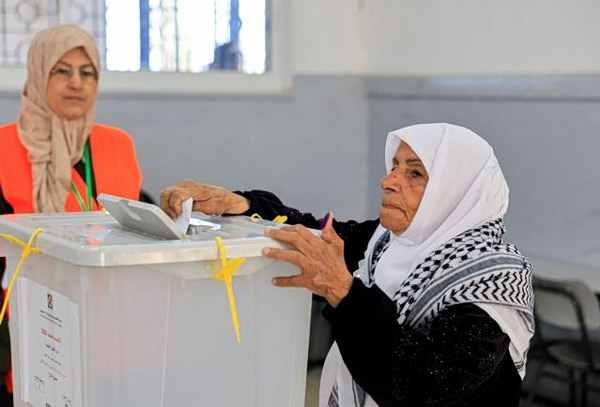Δημοτικές εκλογές: Πρώτη στις δημοτικές εκλογές η Φάταχ του παλαιστίνιου προέδρου Αμπάς