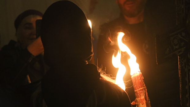 Ανοίγουν οι Άγιοι Τόποι στα Ιεροσόλυμα – Κανονικά το Άγιο Φως στην Ελλάδα