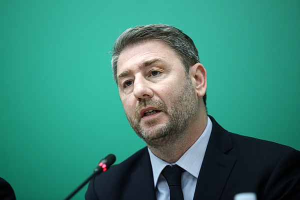 Παρέμβαση Ανδρουλάκη: Ανοίγουμε τη συζήτηση για τη μείωση του χρόνου εργασίας