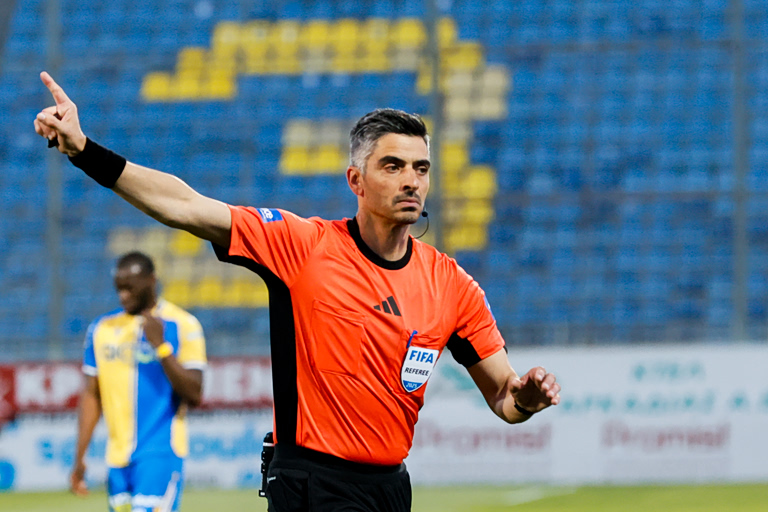 Οι διαιτητές της Super League έχουν απορίες και η ΚΕΔ πετά την μπάλα στην κερκίδα