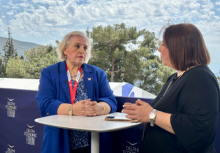 ΟΤ Delphi Economic Forum XI – Παπαδοπούλου: Η σταθερότητα «χτίζεται» σε συμμαχίες