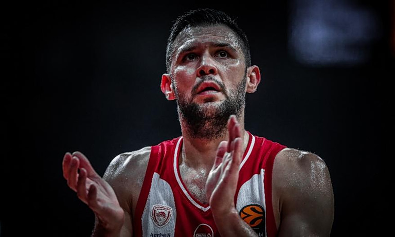 Σπουδαίο επίτευγμα από τον Παπανικολάου: Έφτασε τις 800 συμμετοχές με τον Ολυμπιακό!