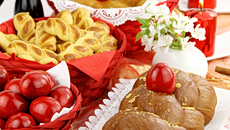 Πασχαλινό τραπέζι: Ακριβότερο φέτος κατά 7,8% έως 9,3% – Πώς διαμορφώνονται οι τιμές βασικών προϊόντων