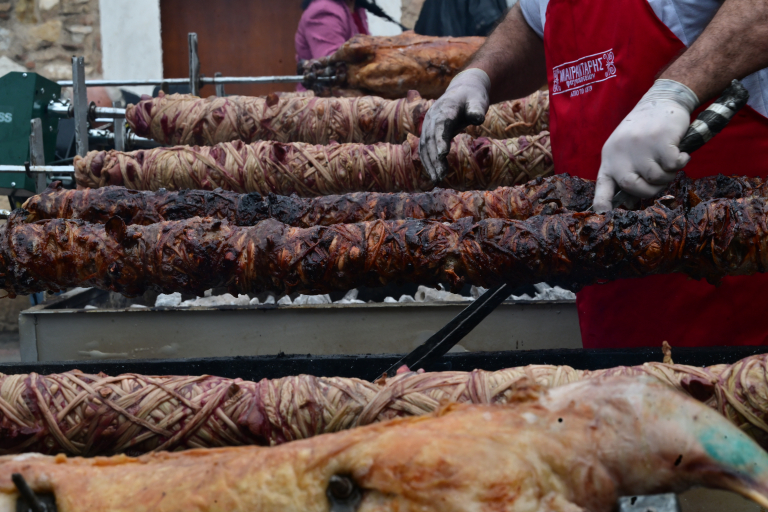 Πάσχα στη δουλειά – Μια κανονική εργάσιμη ημέρα