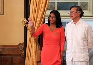 Βενεζουέλα και Κολομβία ανακοινώνουν στρατιωτική συνεργασία ενάντια στις «μαφίες»