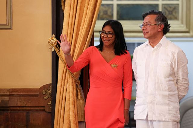 Βενεζουέλα και Κολομβία ανακοινώνουν στρατιωτική συνεργασία ενάντια στις «μαφίες»