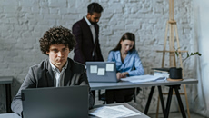 Αυτά είναι τα 9 πράγματα που δεν πρέπει να κάνετε ποτέ όταν ξεκινάτε μία νέα δουλειά