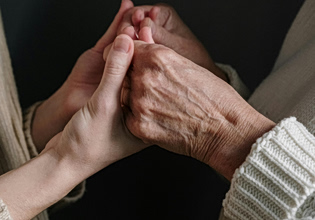 Η νόσος Πάρκισον έχει και γεωγραφικές προτιμήσεις – Αυξητικές τάσεις παγκοσμίως