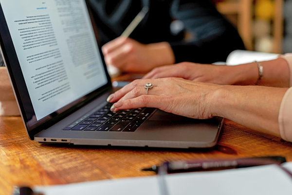 Δικηγόροι προειδοποιούν: Οι συζητήσεις σας με chatbot μπορεί να χρησιμοποιηθούν εναντίον σας