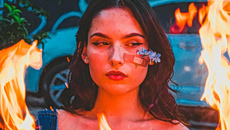 «Ένοιωσα ότι εξαπάτησα το σύστημα»: Τι είναι η μέθοδος «κάψε τ΄άχυρα» που αλλάζει τα ραντεβού από dating apps