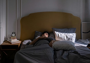 Καλός ύπνος, η συνταγή για ρύθμιση της υγείας, αλλά και του βάρους.