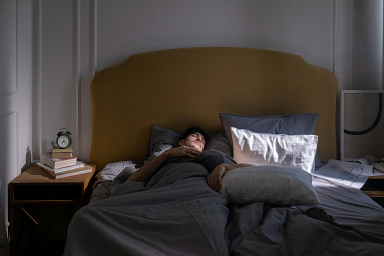 Καλός ύπνος, η συνταγή για ρύθμιση της υγείας, αλλά και του βάρους.