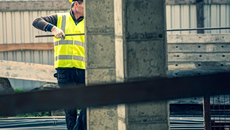 Πέραμα: Εκσκαφέας έπεσε στο πόδι 62χρονου εργάτη και τον τραυμάτισε σοβαρά