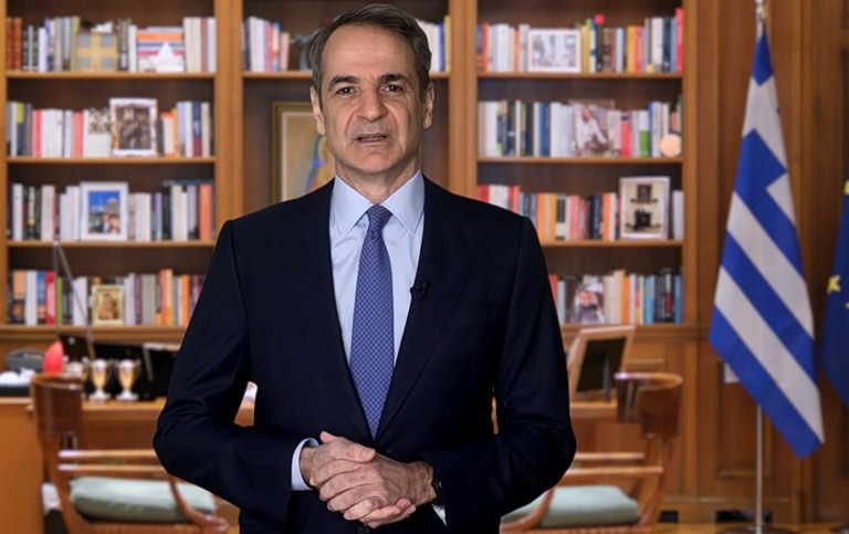 Μητσοτάκης: Το φως κερδίζει το σκοτάδι – Θα ξεπεράσουμε τις δυσκολίες με τη συνοχή της κοινωνίας μας