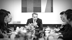 Πρόταση μομφής: Η ονείρωξη Μαξίμου και ο νέος ΟΠΕΚΕΠΕ που βάζει πολιτική βόμβα στην κοινοβουλευτική πλειοψηφία