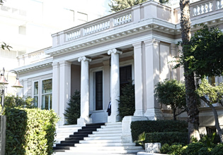 Κυβέρνηση σε παρακμή: Το Μαξίμου απέναντι σε μια νέα κανονικότητα που δεν προμηνύει τίποτε καλό