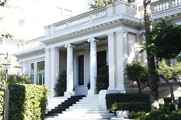 Κυβέρνηση σε παρακμή: Το Μαξίμου απέναντι σε μια νέα κανονικότητα που δεν προμηνύει τίποτε καλό